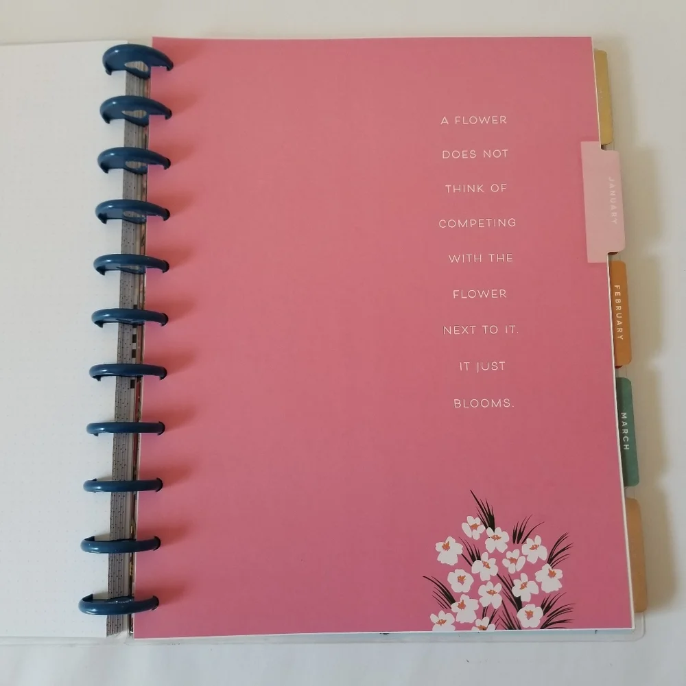 2023 Planner with Heart Shaped Rings